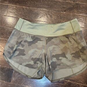 lululemon athletica Green Camo Athletic Shorts Lightweight Moisture-Wicking